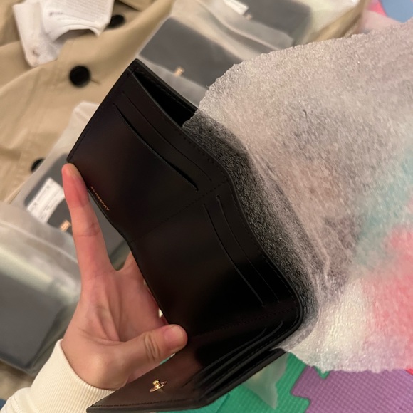 NWT Burberry leather wallet - Picture 5 of 7